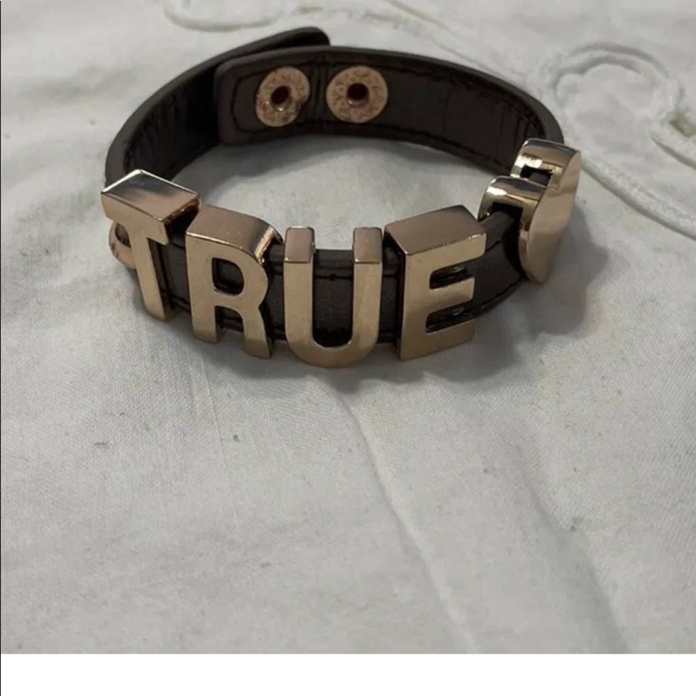 BCBG Generation Bracelet True Love Heart Pink Rose Gold Cuff Excellent condition